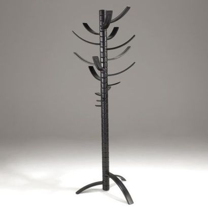 Bruce TIPPETT (1933-2017)

Rare porte manteau...