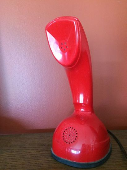 ERICOFON, vers 1960

Téléphone à poser à...
