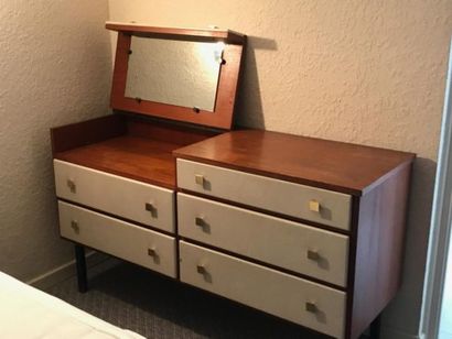Roger LANDAULT (1919-1983) 

Commode-coiffeuse...