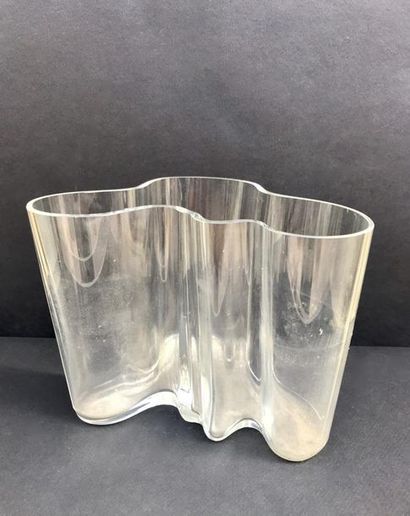 Alvar AALTO (1898-1976) 

Vase modèle « Savoy »...
