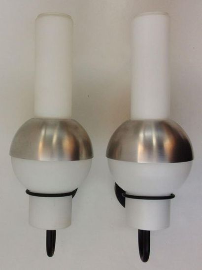 RAAK (XX) - Travail Hollandais - vers 1970

Paire...