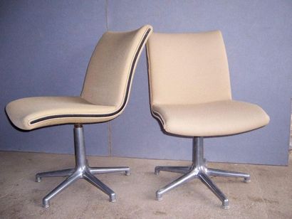 ARTIFORT ÉDITEUR - Vers 1970

Paire de chaises...