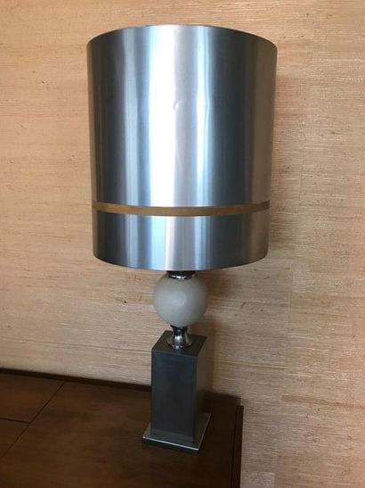 Années 1970

Lampe en métal brossé et laque...