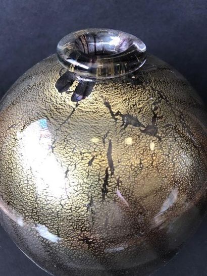 Jean-Claude NOVARO (1953-2015)

Vase en verre...