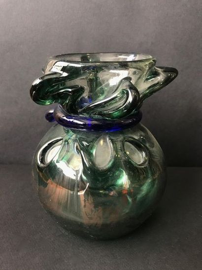 Jean-Claude NOVARO (1953-2015)

Vase en verre...