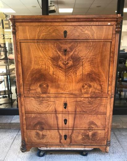 Secrétaire en bois de placage ouvrant par...