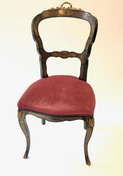 Chaise de Style Napoléon III à décor de marqueterie...