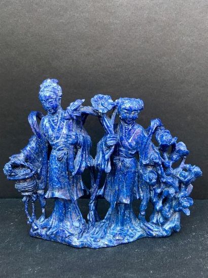 Sujet en lapis lazuli figurant un couple

Travail...