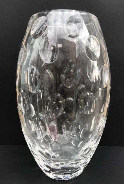 Travail contemporain 

Important vase en...