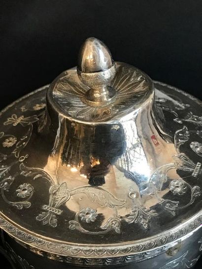 Pot à sucre en argent

Epoque Directoire...