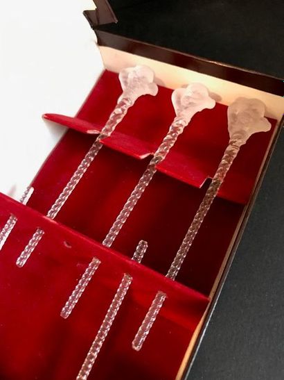 LALIQUE

Ensemble de 5 mosers à champagne...