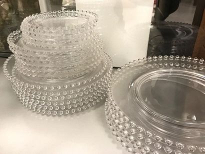 LALIQUE

Service en verre comprenant 18 pièces...