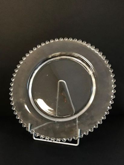 LALIQUE

Service en verre comprenant 18 pièces...