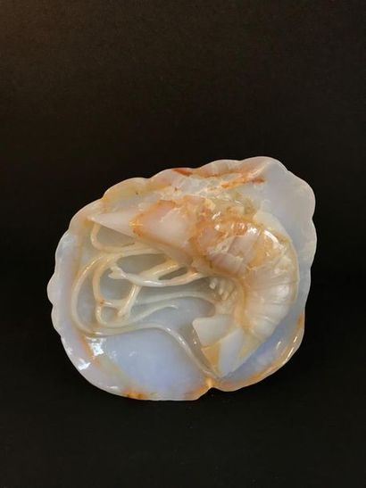 Sujet en jade blanc à décor de crustacé

Chine,...