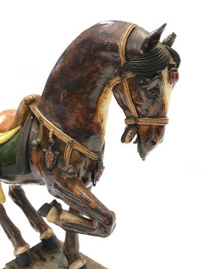 Important cheval en terre cuite vernissée

Chine

55...