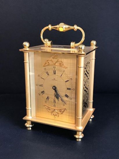 JAQUET DROZ

Pendulette en laiton avec côtés...