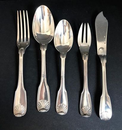 Ménagère en argent modèle coquille comprenant...