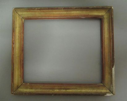 Bauette en bois mouluré, doré à profil de...
