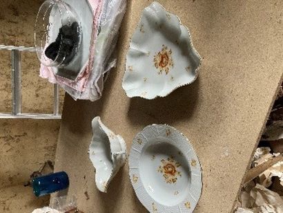 Hungarian white and yellow porcelain service...