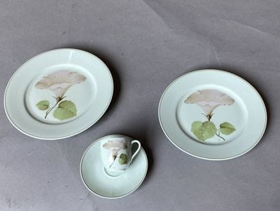 Celadon green bindweed porcelain dinner service...