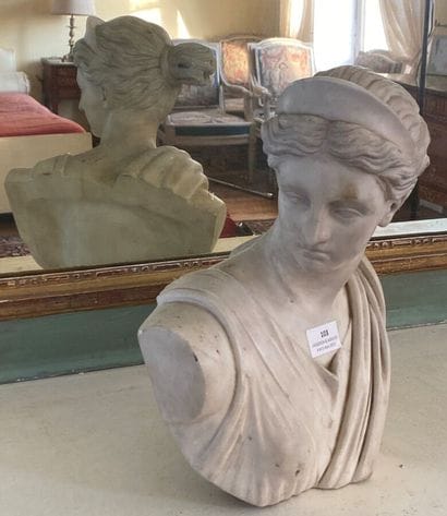 Antique-style bust of a woman.
Louis XV period
Height:...