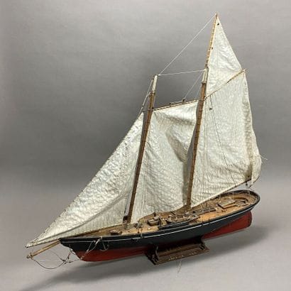 Sailboat model. 
20th century (accidents)
Length:...