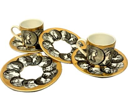Piero FORNASETTI (1913-1988)
Paire de tasses...