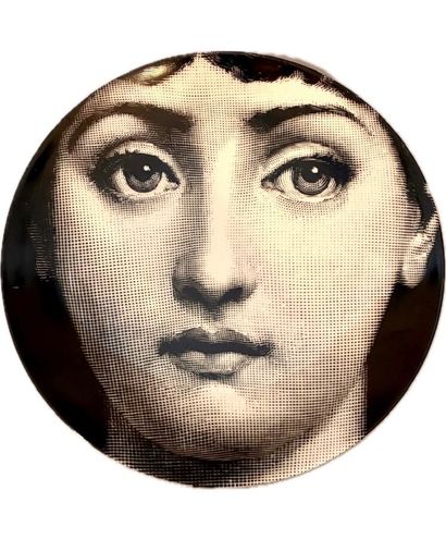 Piero FORNASETTI (1913-1988)
Assiette en...
