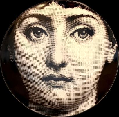 Piero FORNASETTI (1913-1988)
Assiette en...