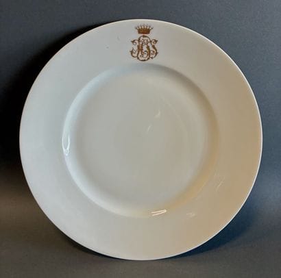 BRUXELLES 
Partie de service en porcelaine...