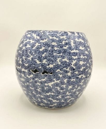 Ai WEIWEI (né en 1957) (?)
Tabouret en porcelaine...