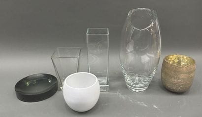 Lot de vases et cache-pots

Frais volontaire...