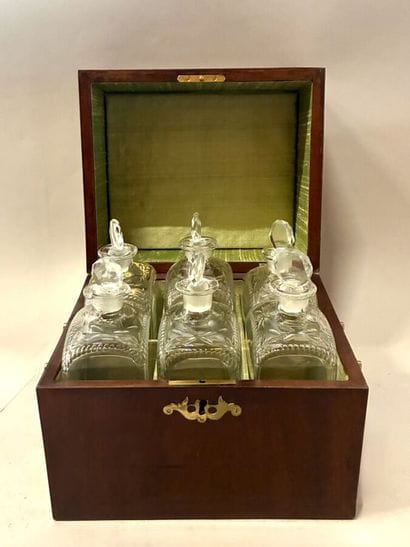 Cave à liqueur en acajou et placage d'acajou,...