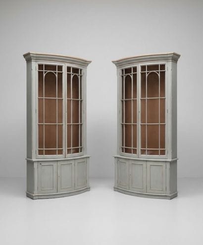 Paire de bibliothèques en bois laqué blanc...