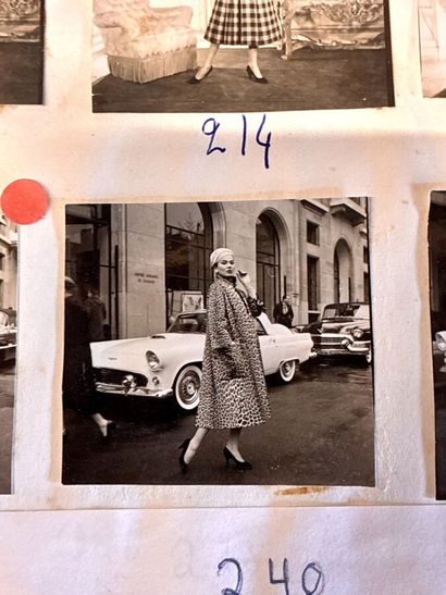 Carnet de photographies de mode réalisé par...