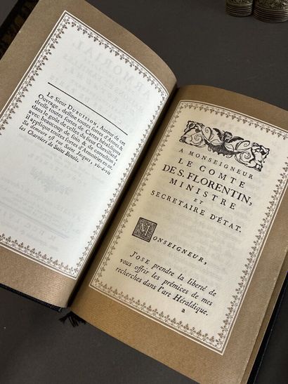 Ensemble de cinq livres

Première photographie...