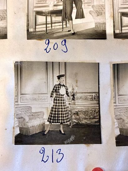 Carnet de photographies de mode réalisé par...