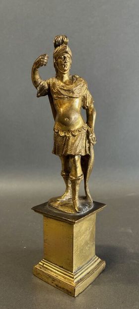 Bronze Empereur romain sur socle 
H. 21 cm


Première...