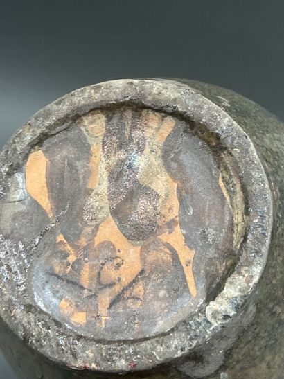 Vase en gré à col évasé
H. 32 cm
Egrenures...