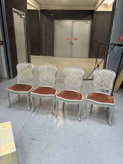 Suite de quatre chaises en bois laqué gris...