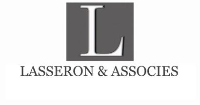 Fauteuil de bureau à armature en bois. Garniture...