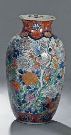 RARE ET IMPORTANT VASE couvert à pans coupés...