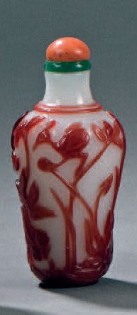 TABATIÈRE de forme cylindrique en verre overlay...