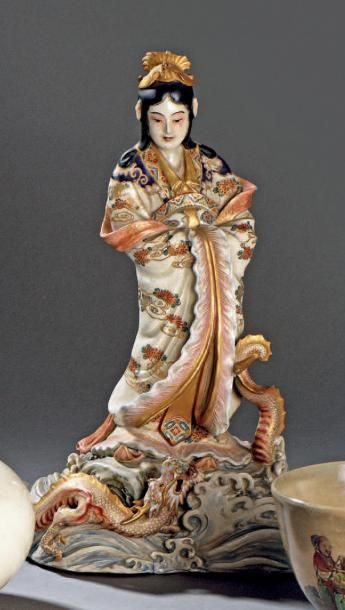 KANNON en faïence de Satzuma émaillée en...