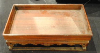 PLATEAU rectangulaire sur pied en bois à...
