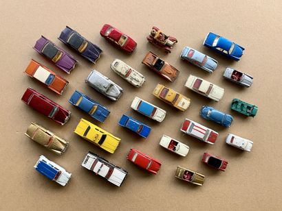 Lot 29 DINKY TOYS Made in England 3eme génération
(ref...