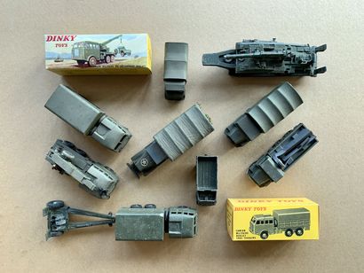Lot 10 Dinky Toys Orignal Militaire (Camions)...