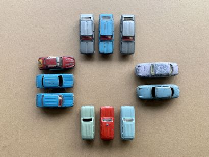 Lot 11 Renault / Panhard DINKY TOYS made...