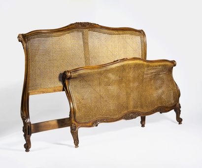 Bois de lit de style Louis XV
En bois et...