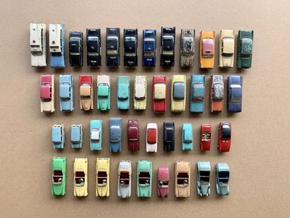 Lot 42 DINKY TOYS Made in England 2eme générationPolice;...